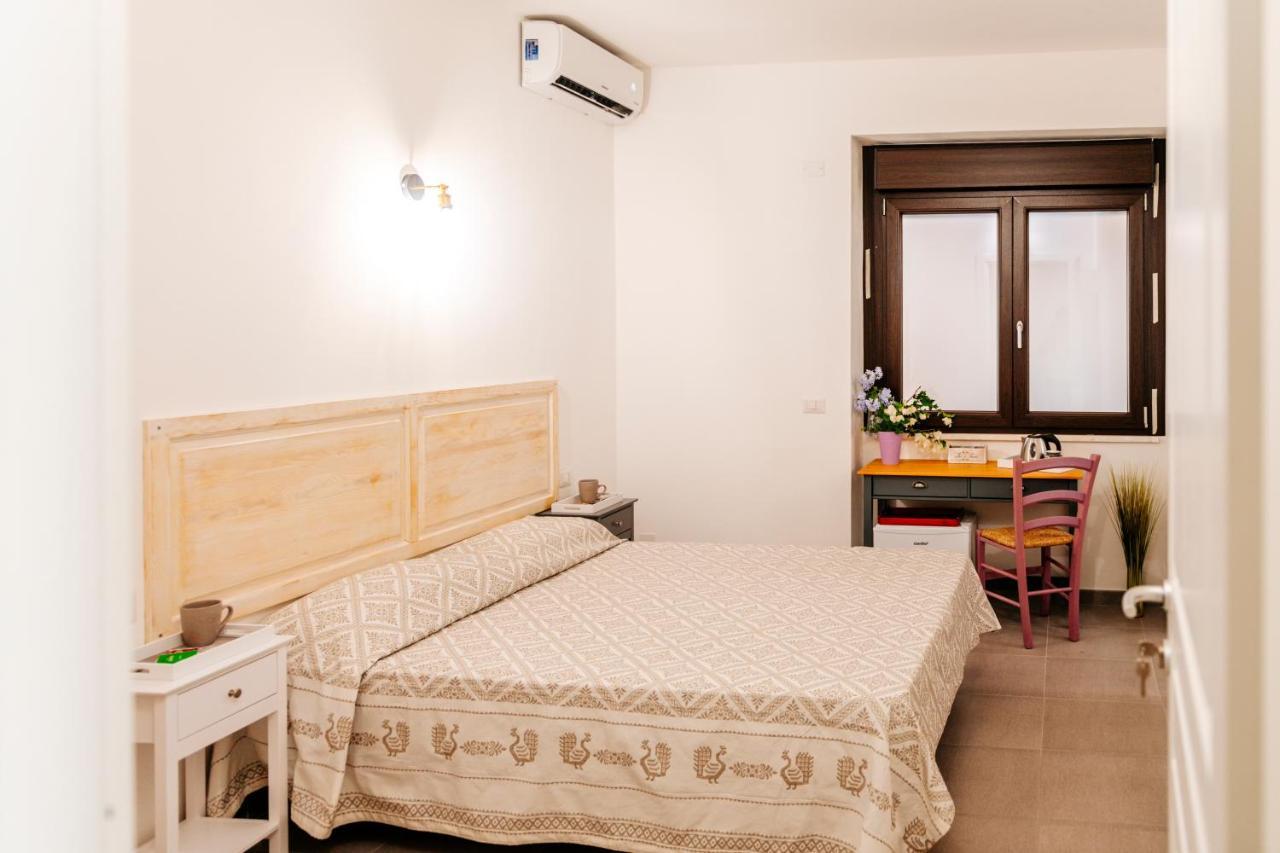 Domo Mediterranea Affittacamere-Guest House Сант-Антиоко Экстерьер фото