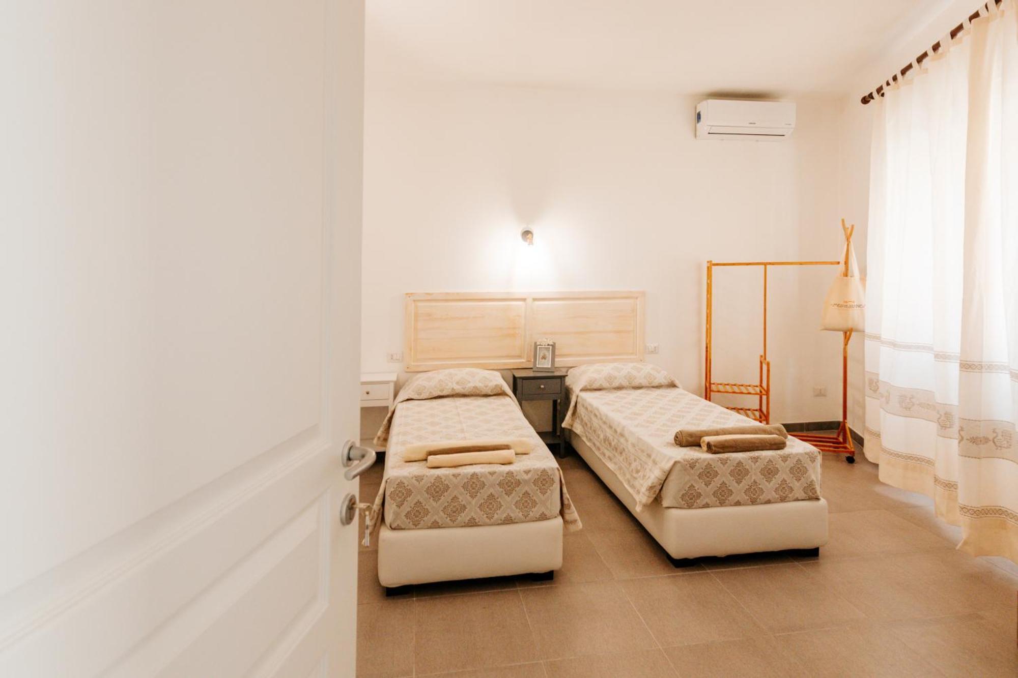 Domo Mediterranea Affittacamere-Guest House Сант-Антиоко Экстерьер фото